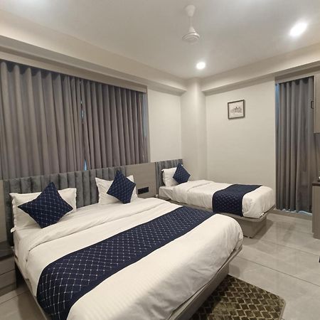 Hotel Asiana Sky Motera Ахмедабад Екстериор снимка